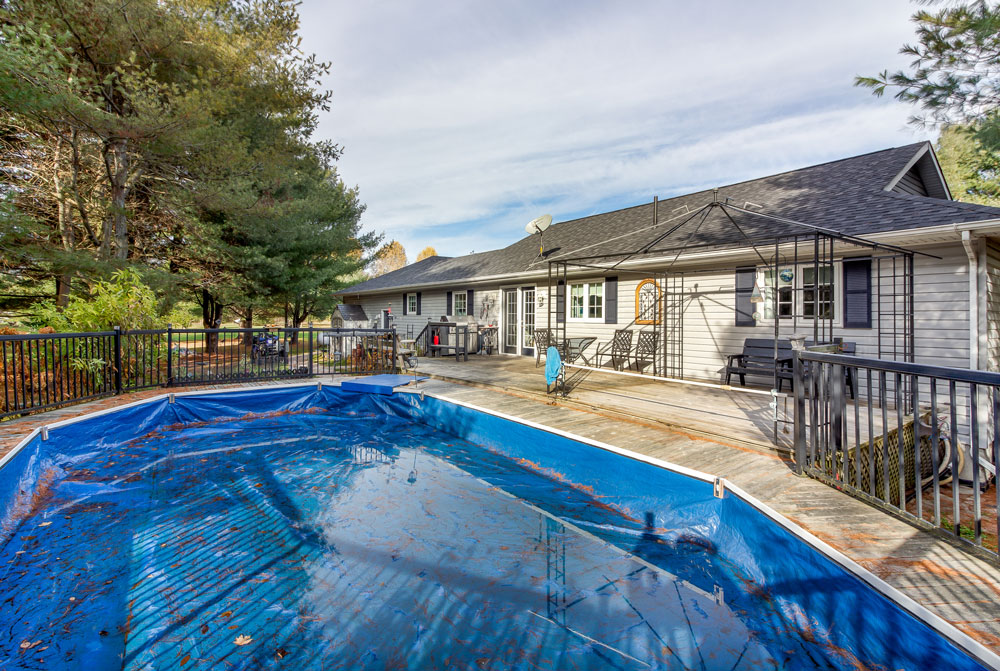 153 Chapmans back deck with pool